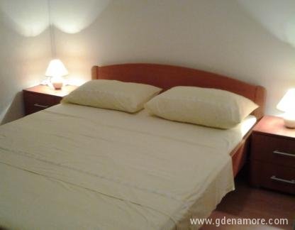 Apartmani Jure, Privatunterkunft im Ort Makarska, Kroatien